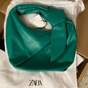 Zara Oval Genuine Leather Shoulder Bag Green Soft Leather slouchy bag pursue.